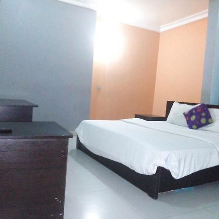 Flamingo Hotel Festac Town Екстер'єр фото