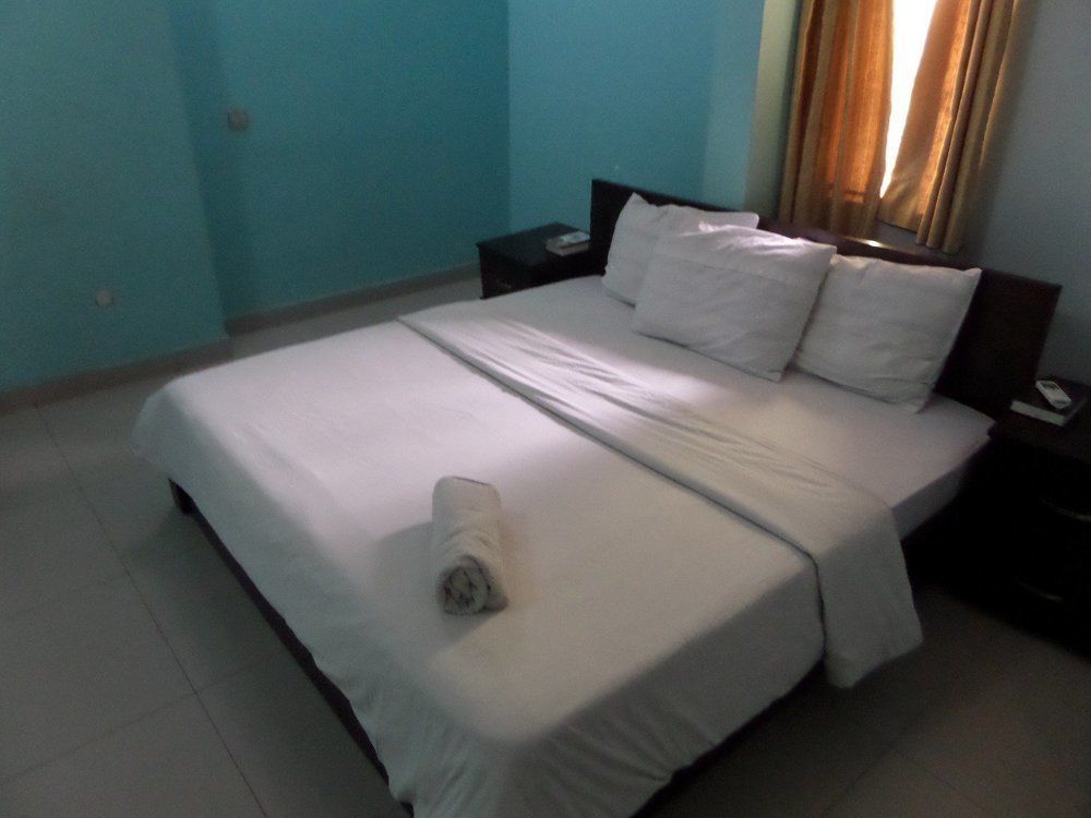 Flamingo Hotel Festac Town Екстер'єр фото