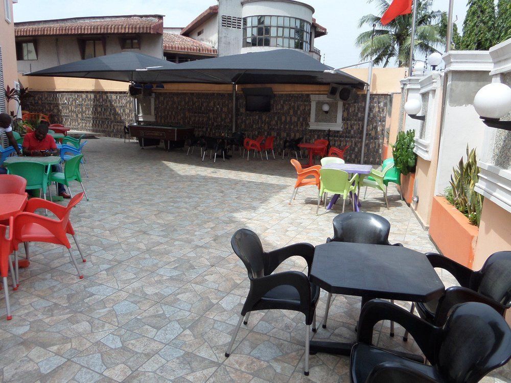 Flamingo Hotel Festac Town Екстер'єр фото