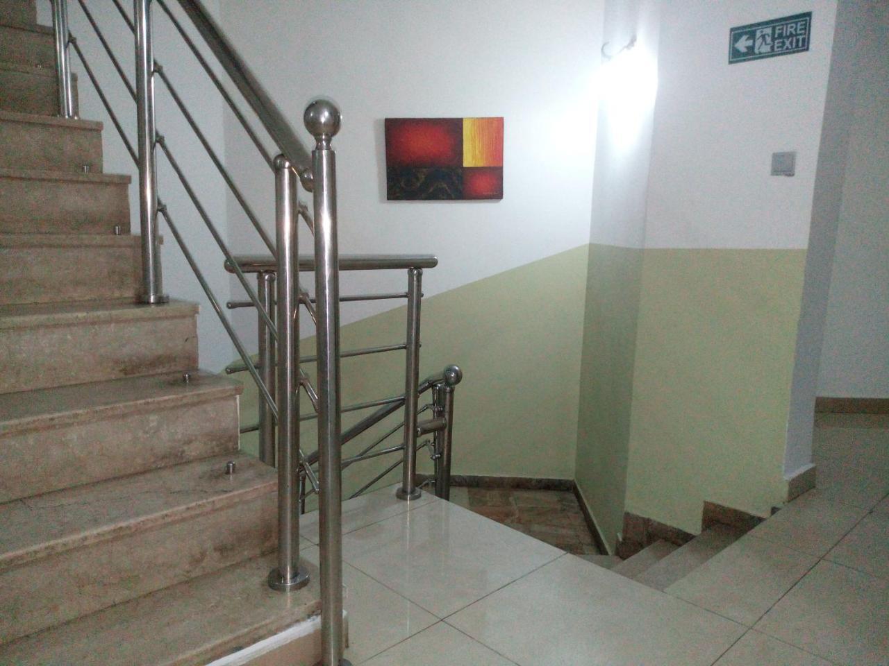 Flamingo Hotel Festac Town Екстер'єр фото